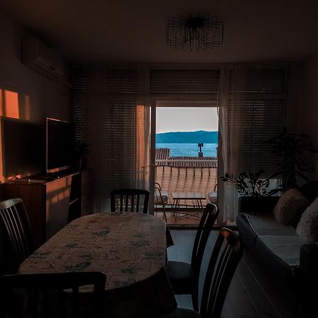 Novouredeni Stan S Balkonom I Pogledom Na More Senj  Exterior photo