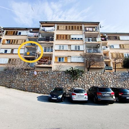 Novouredeni Stan S Balkonom I Pogledom Na More Senj  Exterior photo