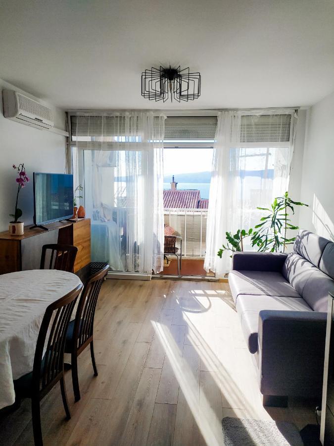 Novouredeni Stan S Balkonom I Pogledom Na More Senj  Exterior photo