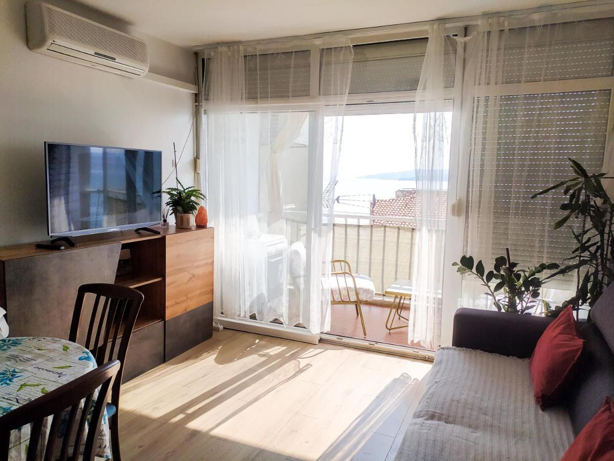 Novouredeni Stan S Balkonom I Pogledom Na More Senj  Exterior photo