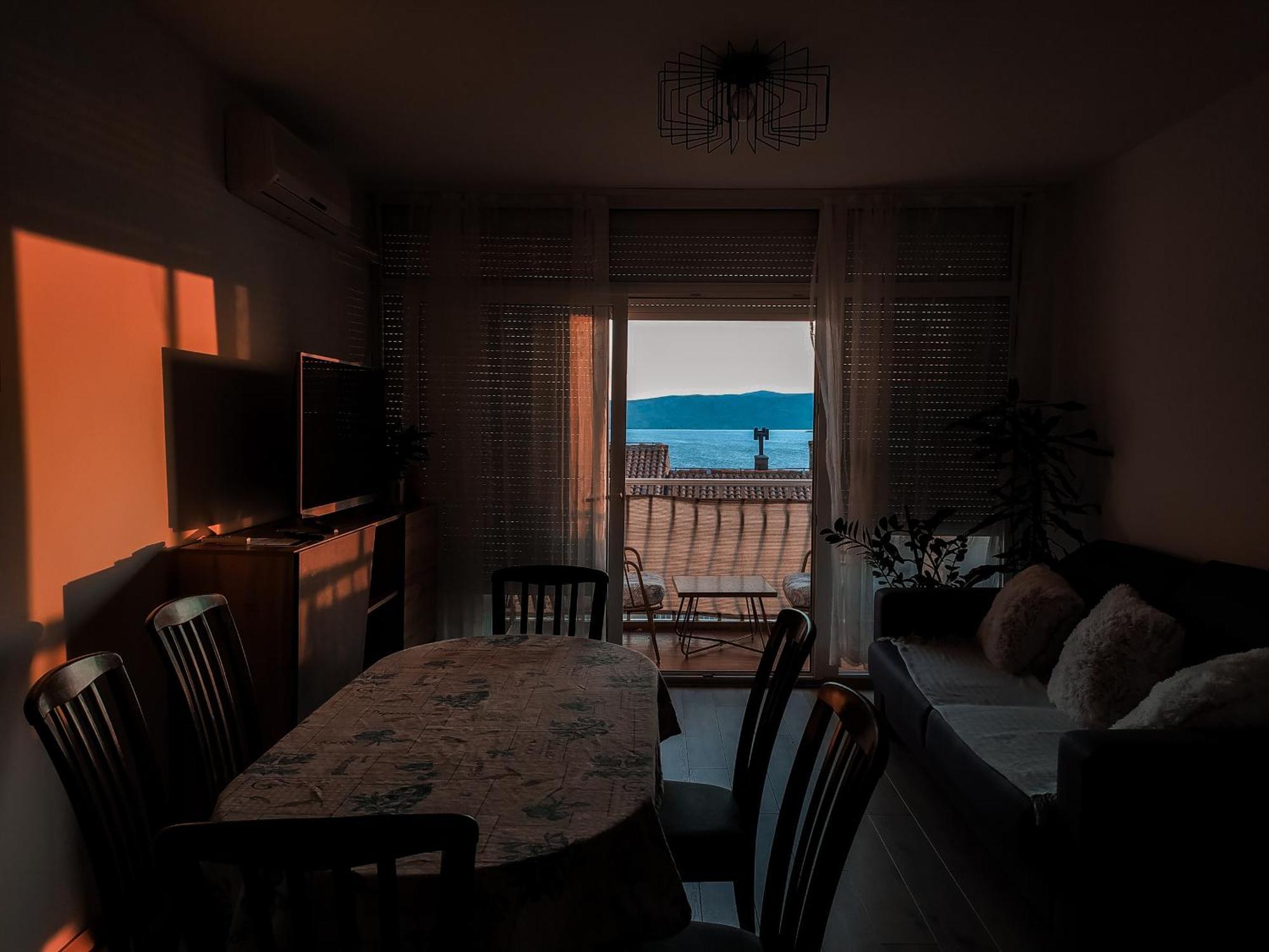Novouredeni Stan S Balkonom I Pogledom Na More Senj  Exterior photo
