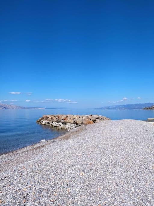 Novouredeni Stan S Balkonom I Pogledom Na More Senj  Exterior photo